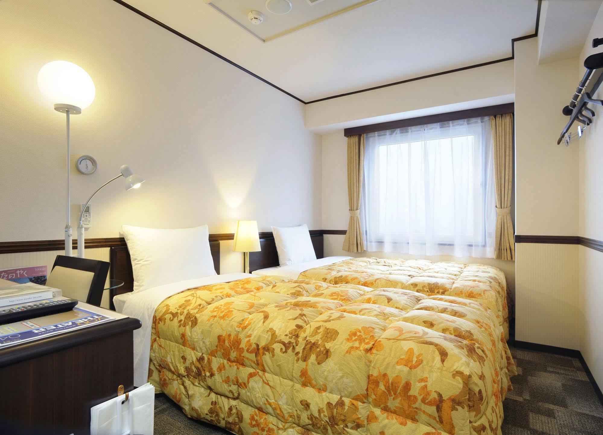 Toyoko Inn Osaka Jr Noda Ekimae Екстер'єр фото